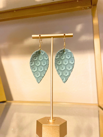 Turquoise Honeycomb Petals