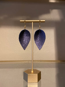 Shiny Navy Petals